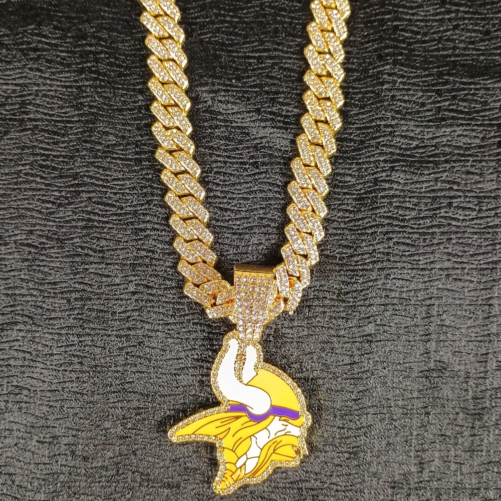 NFL Minnesota Vikings 20inch Necklace Pendant Cuban Chain Link Football Jewelry - Picture 4 of 6